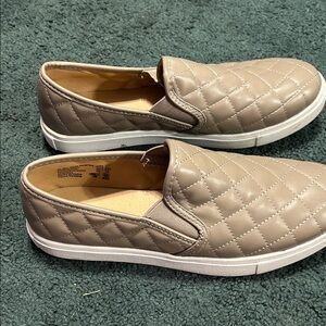 Quilted Women’s Slip-OnShoes - Tan